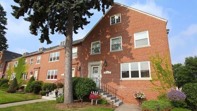 Club Rd Commons - Club Rd Commons Apartments