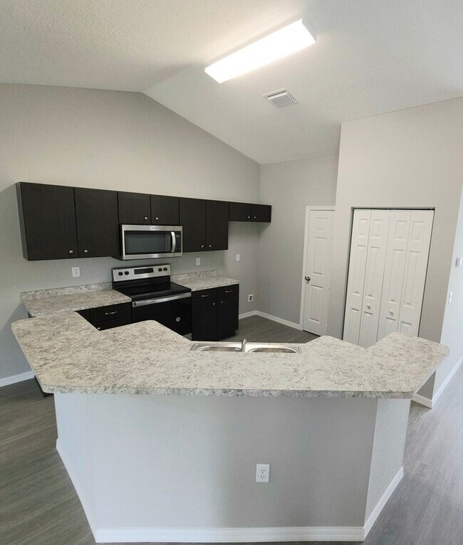 Photo - 440 Locust Rd