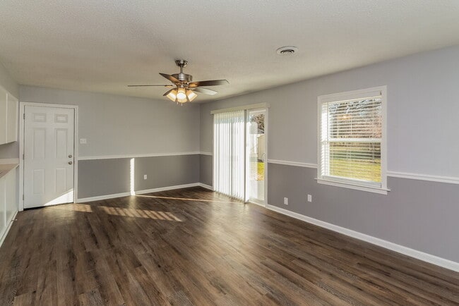 Photo - 5691 Briarwood Dr