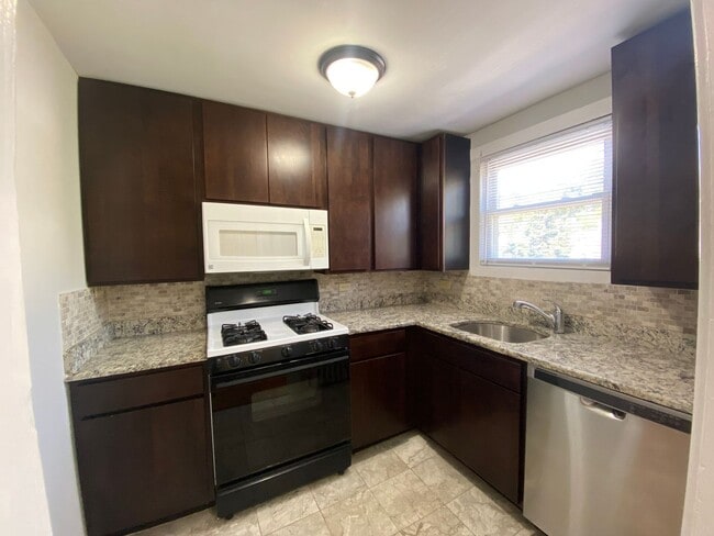 4210 N Kilpatrick Ave Unidad 2F