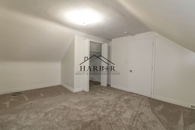 Photo - 224 9th Ave NW