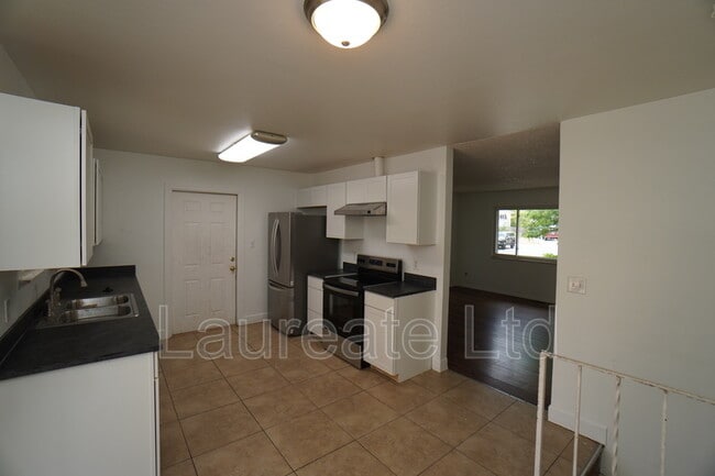 Photo - 11536 E Center Dr