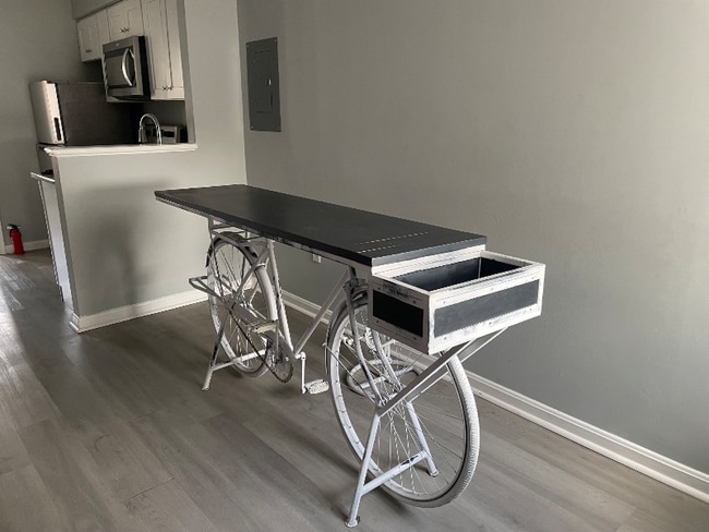 Photo - 1031 W Baltimore St Unit D