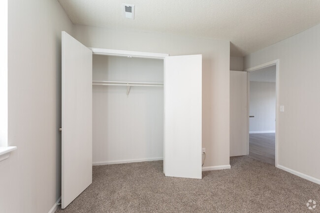 2BR, 1BA - 763SF - Bedroom