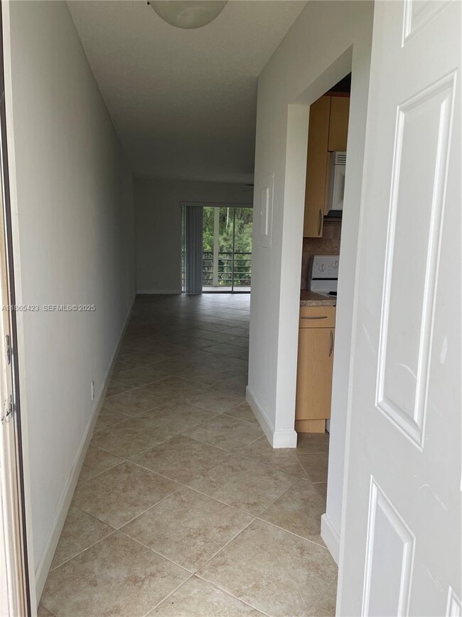 Photo - 110 Lake Meryl Dr Unit 216