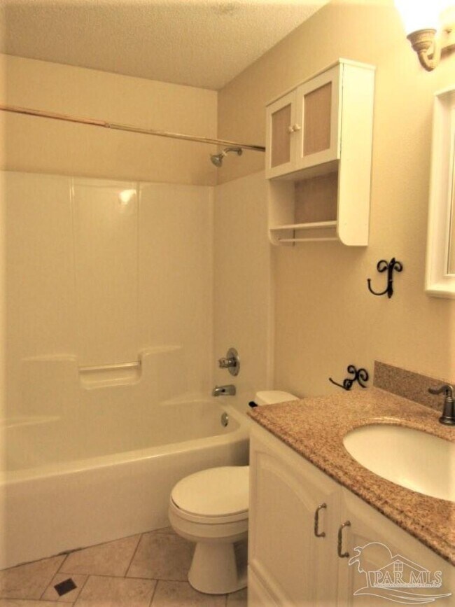 Photo - 372 Mizzen Ln