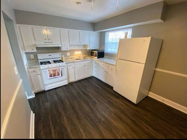 Building Photo - 4277 Wright Ave Unit 794 Elaine Ave Rental