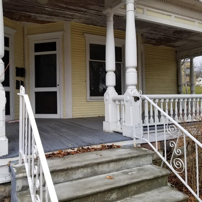 223 N Kalamazoo Ave Unit 1