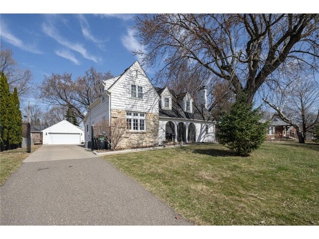 Building Photo - 2721 29th Ave NE