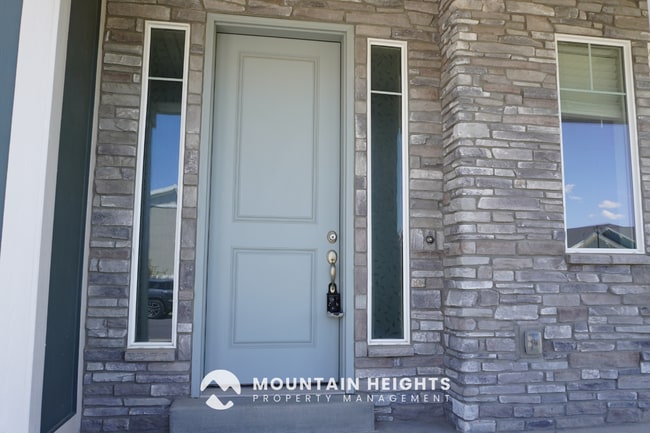 Photo - $500 Off Rent! 5-BR Beautiful Lehi Home!