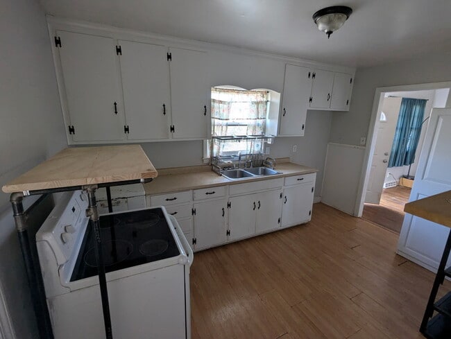 Photo - 1018 Willowbrook Dr