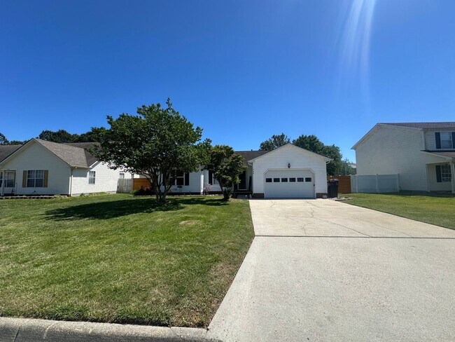 3BR / 2BA with Garage Close to Dam Neck in... - 3BR / 2BA with Garage Close to Dam Neck in... House