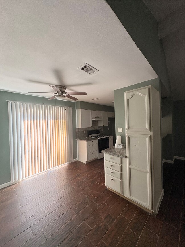 Photo - 11105 Pender Ln