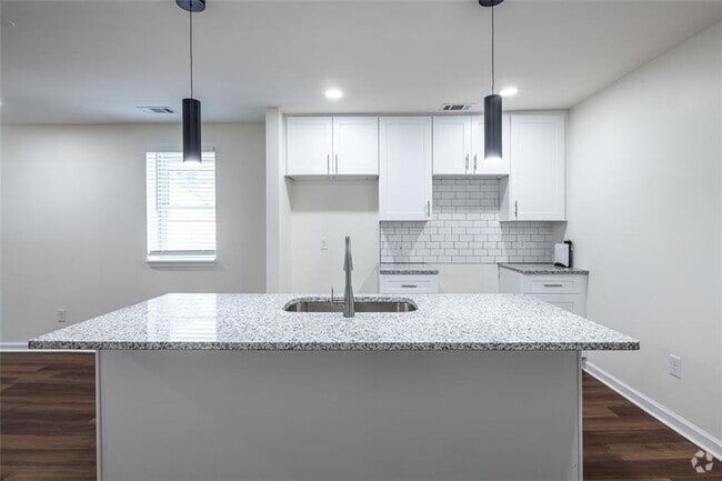 Building Photo - 450 Paines Ave NW Rental