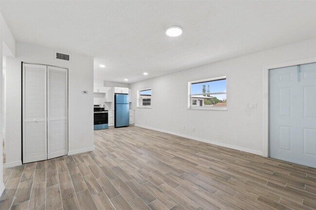 Photo - 1301 Emerald Terrace Unit 2