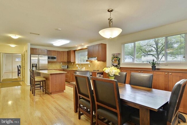 Photo - 717 Hillsboro Dr