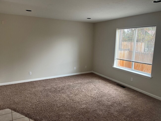 Photo - 3BR/2.5BA Duplex in quiet pocket near river