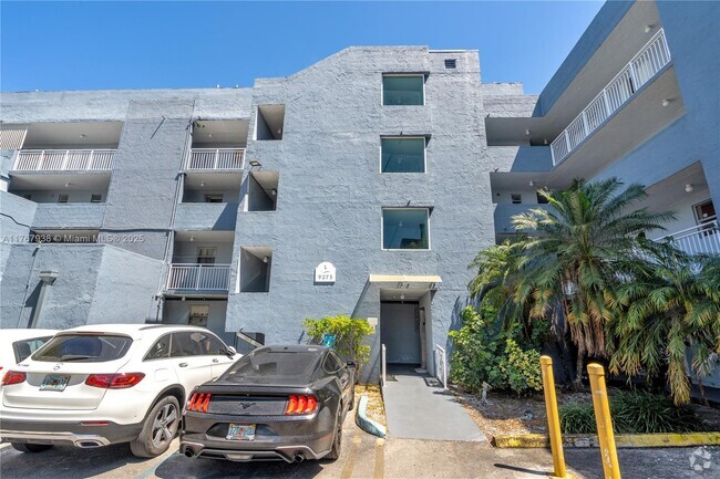 Building Photo - 9375 Fontainebleau Blvd Unit L115 Rental