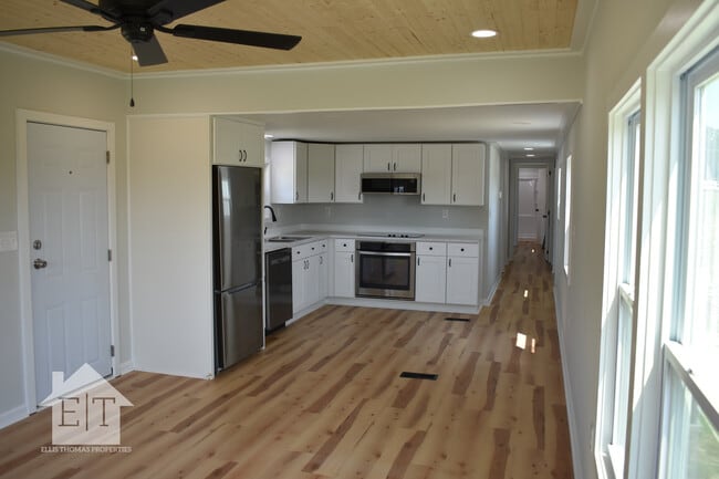 Photo - 69 Rolandale Ln