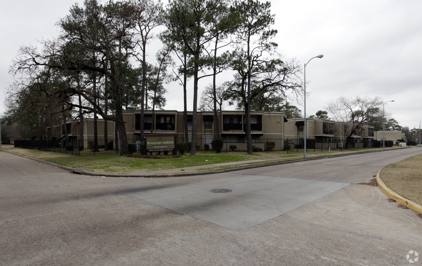 Rancho Verde Apartments - Rancho Verde Apartments