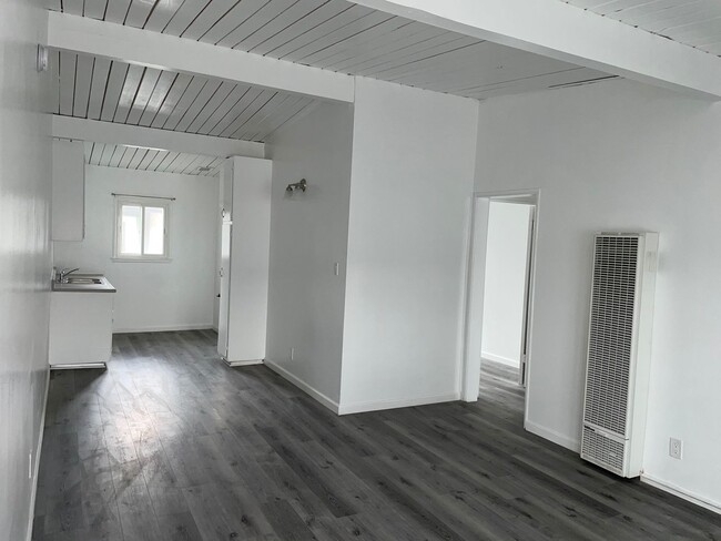 Photo - Felton Apts.