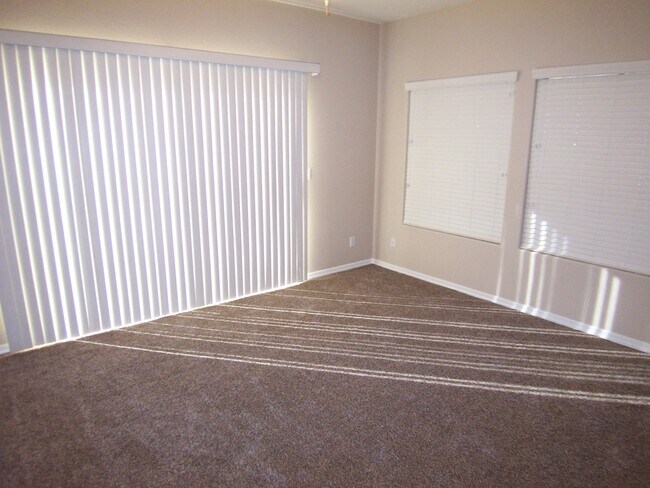 Photo - 1406 W Emerald Ave Unidad 1