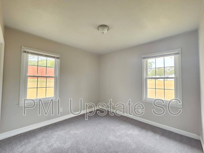 Photo - 103A Looneybrook Dr