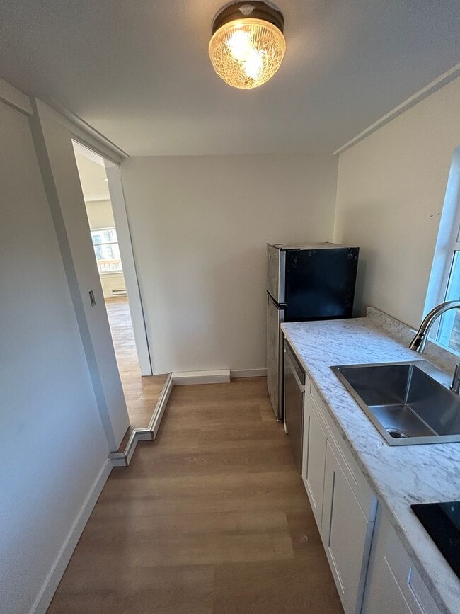 Photo - 4511 SW Lander St Unidad C