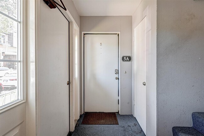 5863 Inwood Dr Unit 5