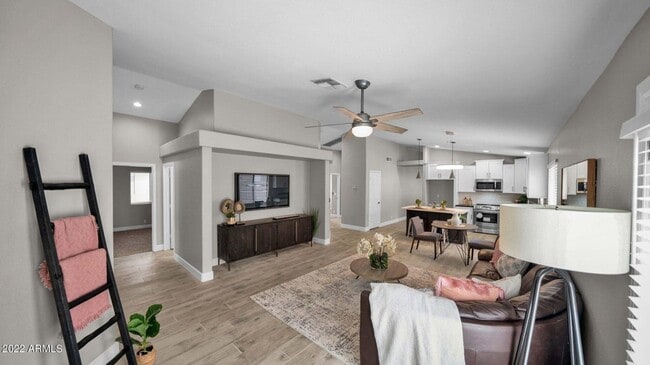 Photo - 5 bedroom 2 bath single level home in Peoria