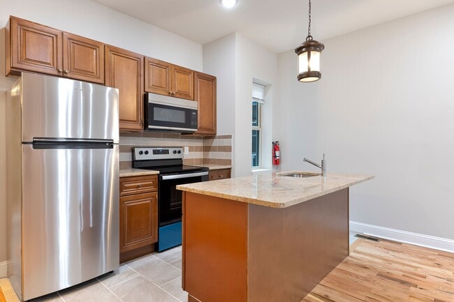 Photo - 1313 N 53rd St Unit 1F