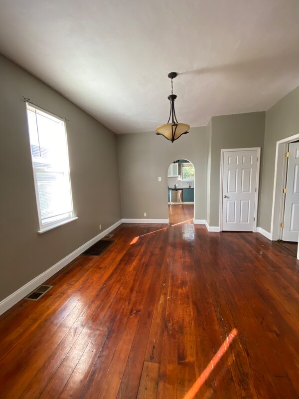 Photo - 1116 E 5th St