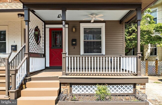 3 Lee Ave