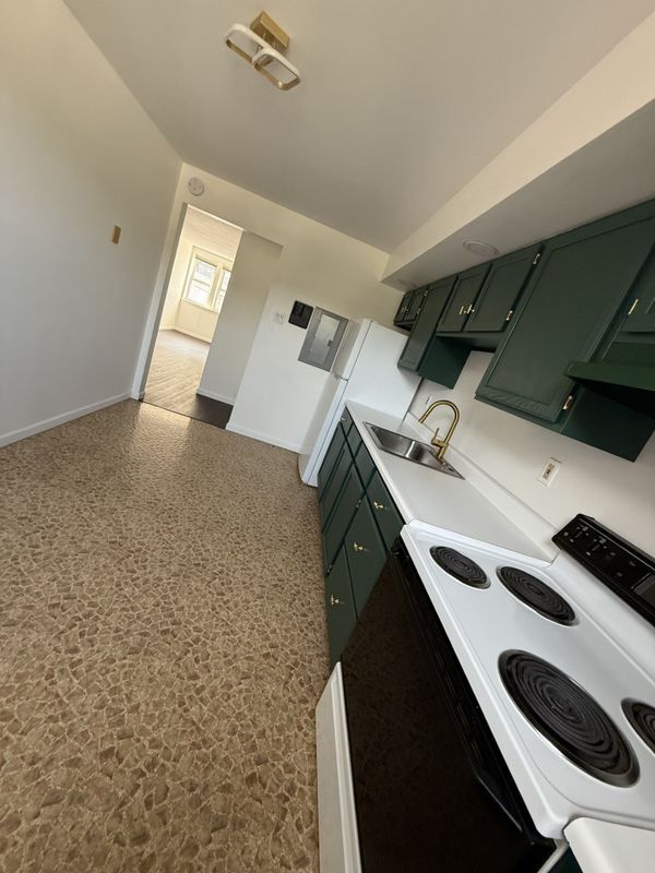 Photo - 132 E Main St