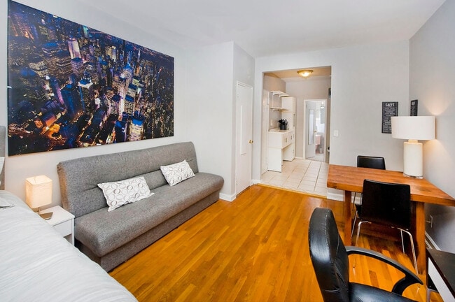 Building Photo - 1574 2nd Ave Rental