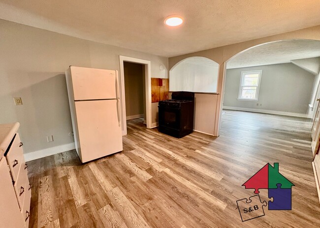 Building Photo - 6-8 River Street Unit 2B