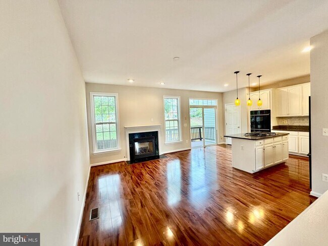 Photo - 15519 Exmore Ct