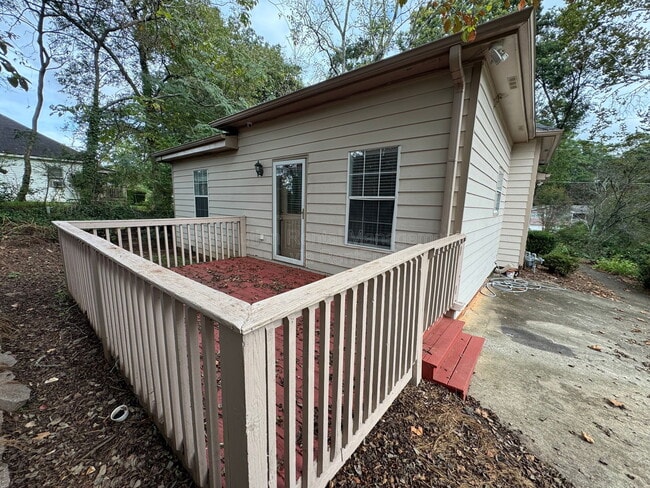 Photo - 134 N Alexander St NE