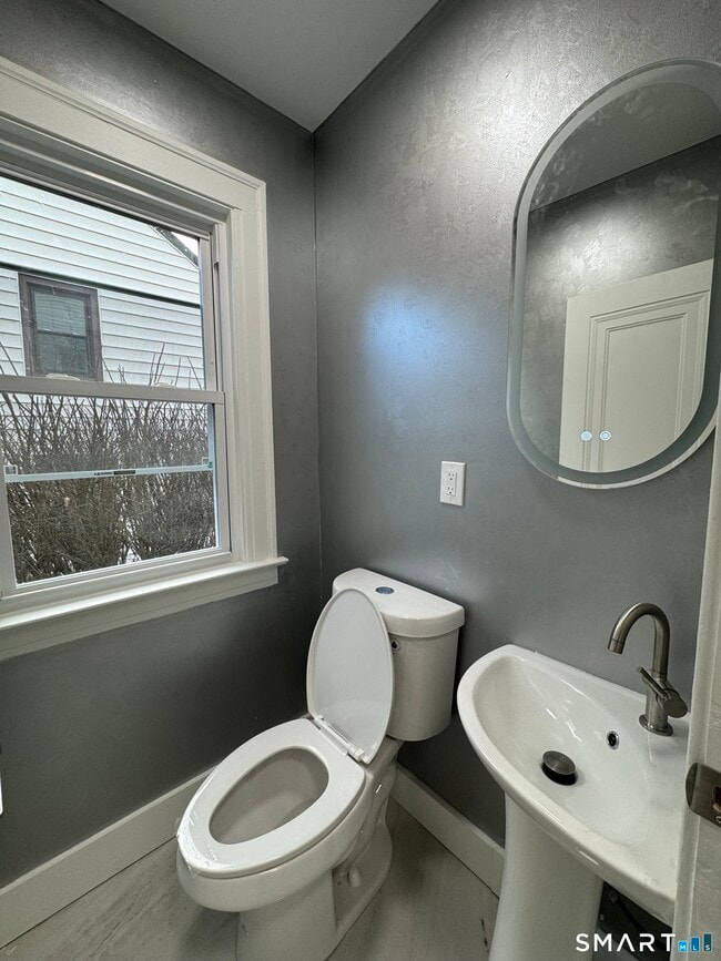 Photo - 130 Roydon Rd