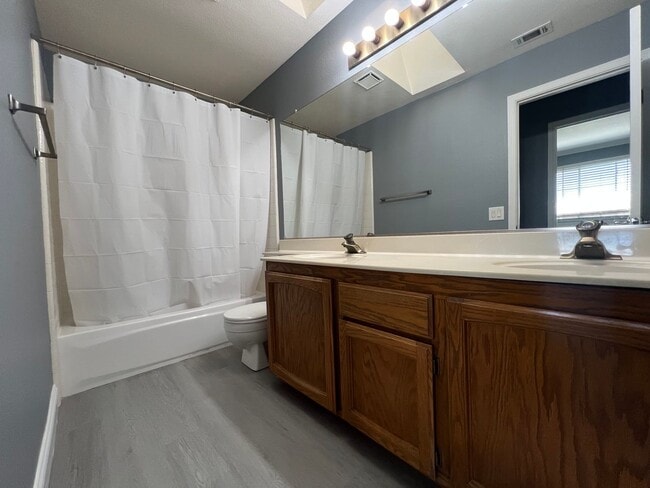 Photo - Stunning Open Home In Willow Creek Estates