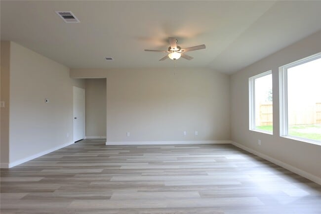 Photo - 1522 King Rnch Rd