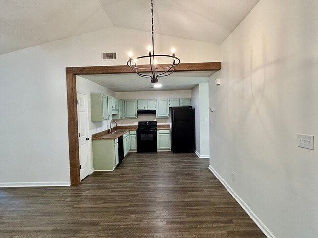 Photo - 318 Somerset Dr