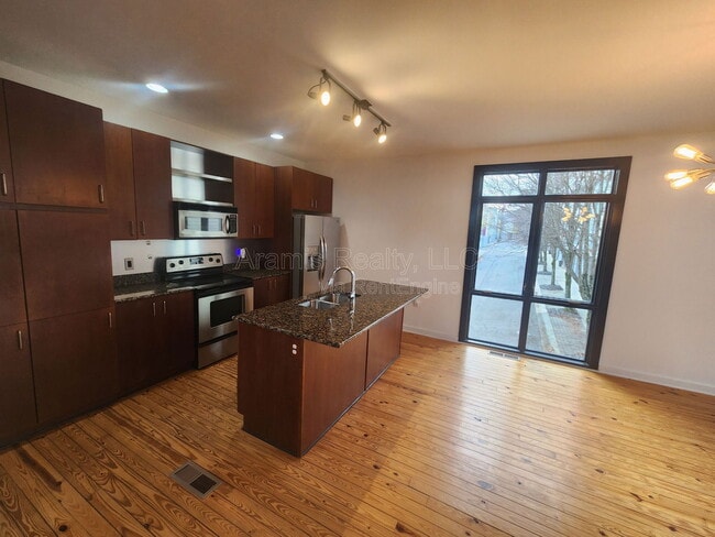 Photo - 1282 MacKintosh pknw