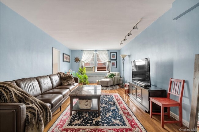 Building Photo - 102-55 67th Dr Unit 6F