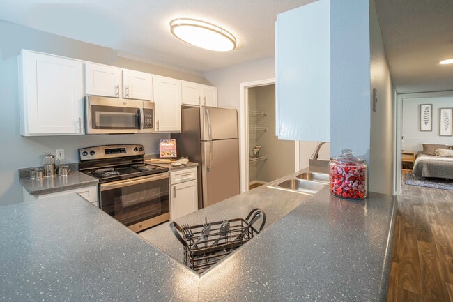 Building Photo - Hidden Cove Rental