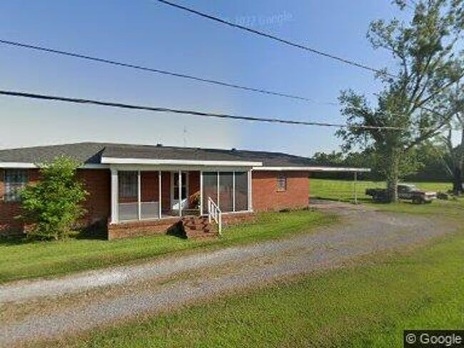 Building Photo - Spacious 3 bedroom 2 bath Rental