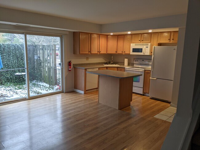 Photo - 3575 Kenbrooke Ct Townhome