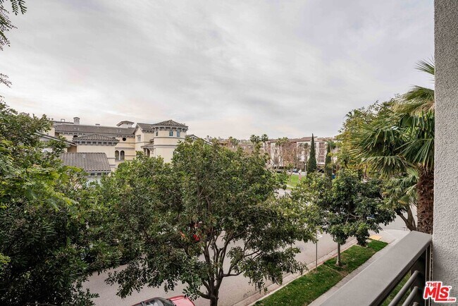 Photo - 6400 Crescent Prk E Unit 305