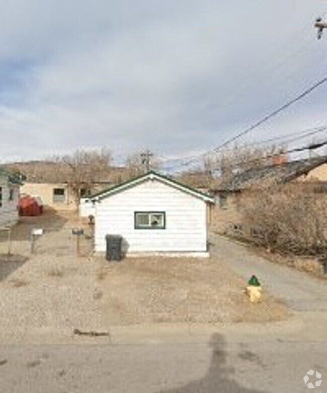 Building Photo - 1213 W Pine St Rental