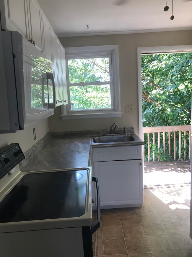 Photo - 34B N Elmhurst Ave Apartments Unit 34 B